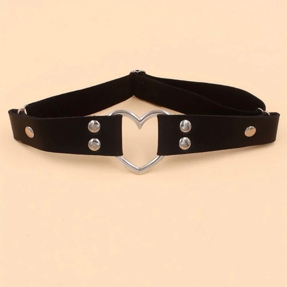 1 Pc Heart Punk Garter Stockings Leg Ring - Picture 4 of 4